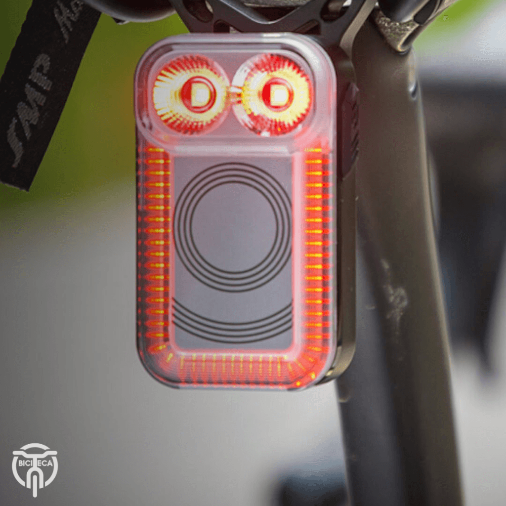 Luz Trasera Inteligente Seemee 100AD - vista alternativa
